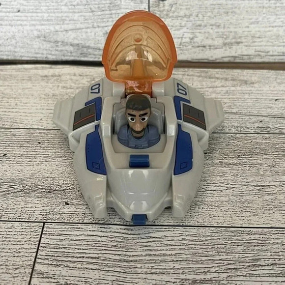 2022 McDonald's Happy Meal Toy Buzz Lightyear #8 Mo Piloting the XL-07 - Picture 2 of 7